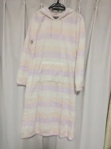 보아 룸웨어 파스텔 스트라이프 후드 부착