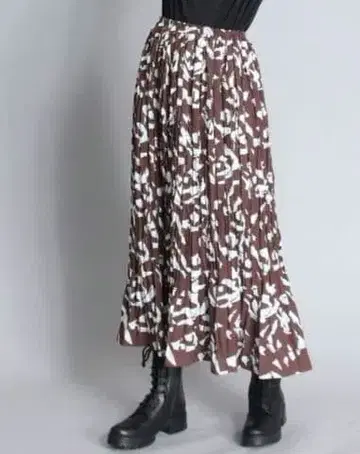 테이 인 더 스토어 롱 스커트 브라운