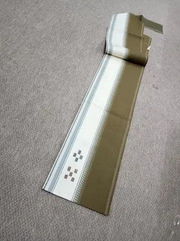 미사용 올리브 그린 패턴 수직 직물 오비