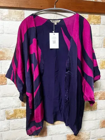 말레이시아 Batik Boutique 기모노 시리즈 네이비 핑크 가디건