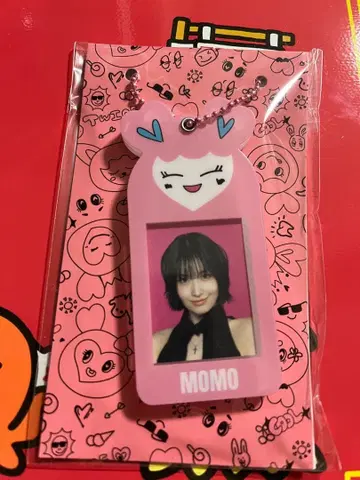 THIS IS FOR 모모 Twice 슬라이드 키링