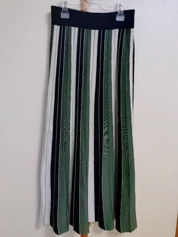 니트 플리츠풍 스트라이프 스커트 (그린, 블랙)