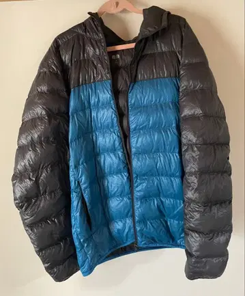 유니클로 울트라 라이트 다운 후드티 자켓