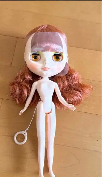 미사용 새상품 네오 브라이스 사라셰이즈 인형 본체 + 스탠드만