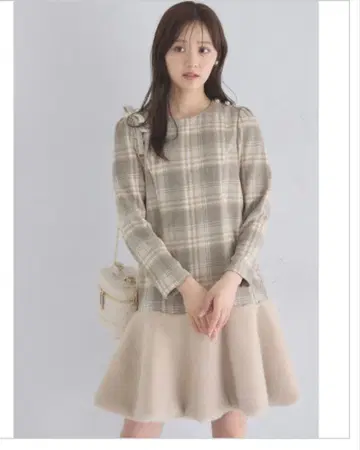 tocco closet 체크 무늬 절개 베이지 원피스 플레어 퍼