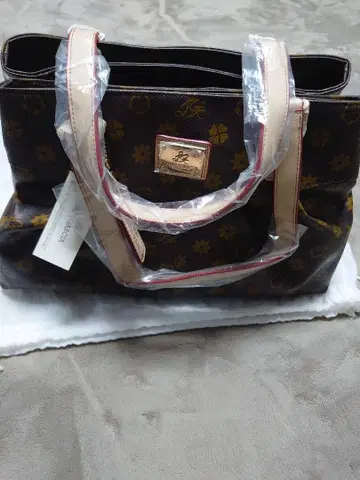 LOUIS GARCIA 핸드백