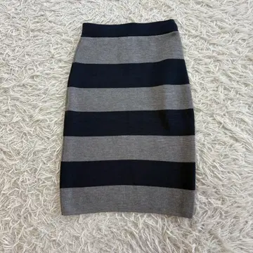 새상품급 선착순 유나이티드 애로우즈 타이트 스커트 S 사이즈 보더 무늬