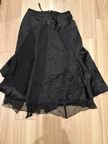 ATSURU TAYAMA 블랙 플레어 스커트 EUR 38