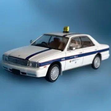 닛산 세드릭 V30E 브로엄 개인 택시 1/64