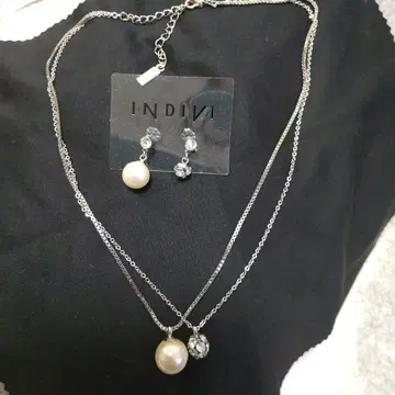 INDIVI 목걸이와 귀찌 세트