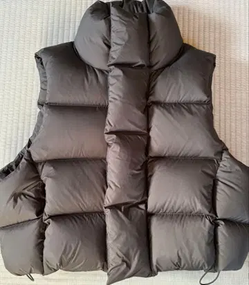 새상품급 24SS Entire Studios 다운 베스트 S