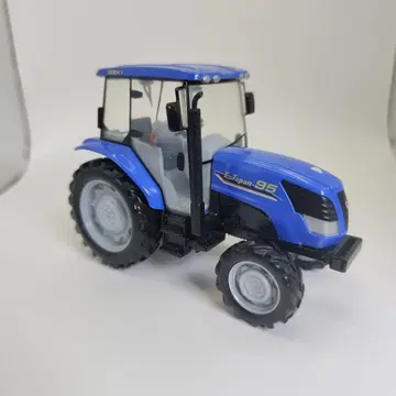 아카츠마 모형 이세키 트랙터 1/32 스케일