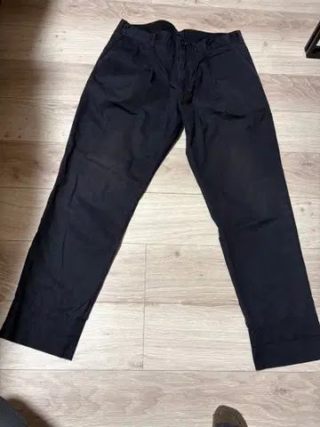 엔지니어드 가먼츠 치노 팬츠 네이비