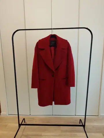 빨간색 더블 버튼 롱 코트