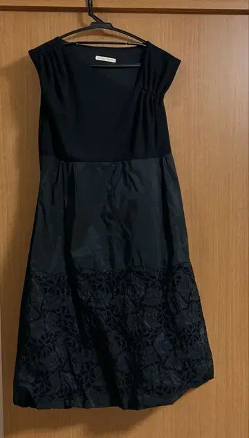 클라우디아 페라리오 원피스