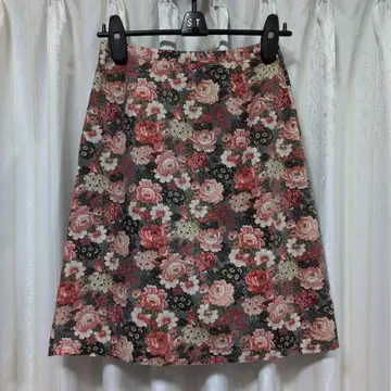 LAURA ASHLEY 꽃무늬 미디 스커트