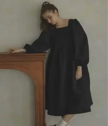 [ 새상품급 ] 안미누 퍼프 원피스 블랙