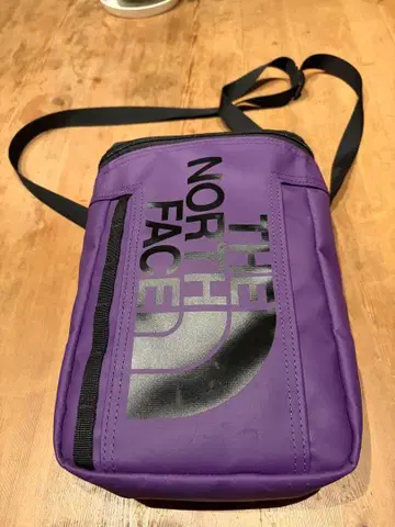 THE NORTH FACE 보라색 숄더백