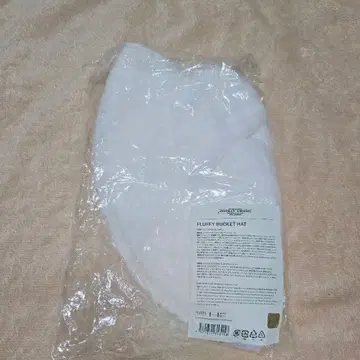 [ 미개봉 ] SEVENTEEN FLUFFY BUCKET HAT