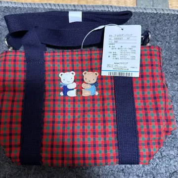 곰 자수 체크 무늬 숄더백