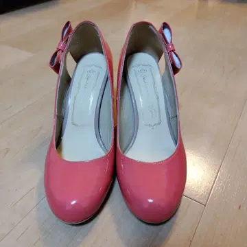 피냐코코 리본 포함 핑크 하이힐 펌프스