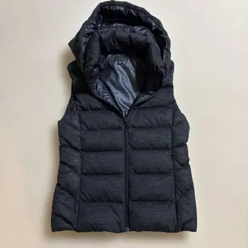 유니클로 다운 베스트 차콜 그레이 M