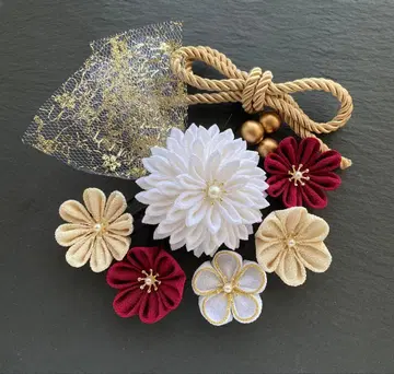 No.31 츠마미자이쿠 머리 장식 화이트 베이지 진홍색