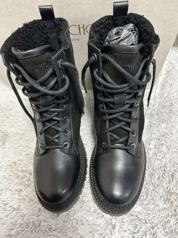 새상품 지미추 레이스업 부츠