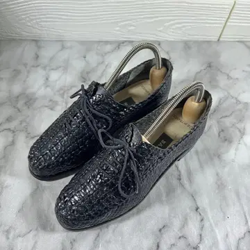 BALLY 꼬임 디자인 블랙 로퍼 22cm 상당