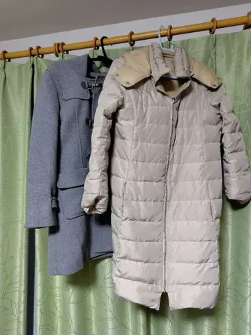 베이지 후드 부착 다운 자켓