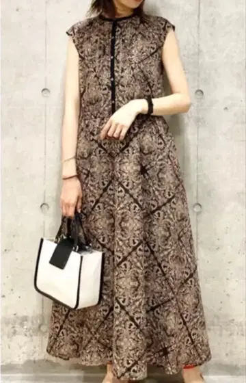 새상품급 어반 리서치 서니 라벨 에스닉 패널 무늬 롱 원피스