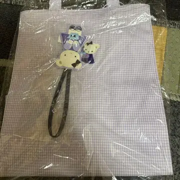 보라색 체크 무늬 토트백 파밀리아