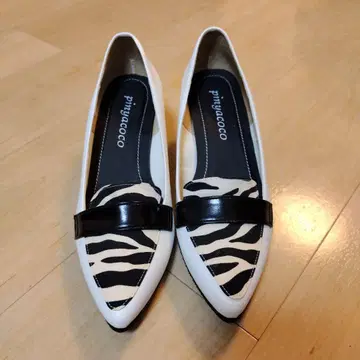 피냐코코 제브라 패턴 펌프스 화이트 23cm