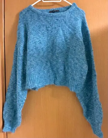 kastane 크롭 니트 스웨터 블루