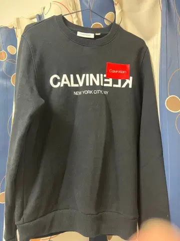 캘빈 클라인 블랙 크루넥 맨투맨