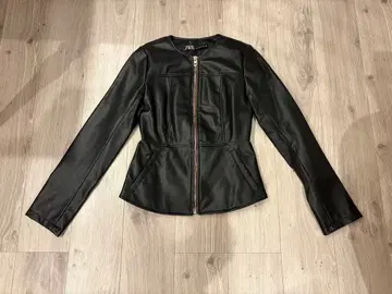 ZARA 블랙 가죽 자켓 S 사이즈