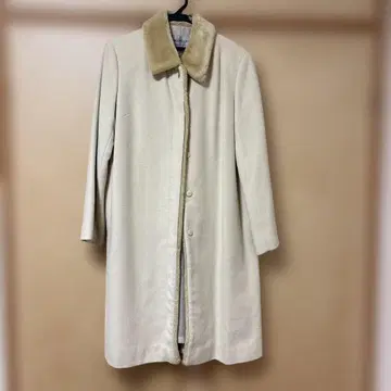 SWALLOW COAT 크림색 롱 코트