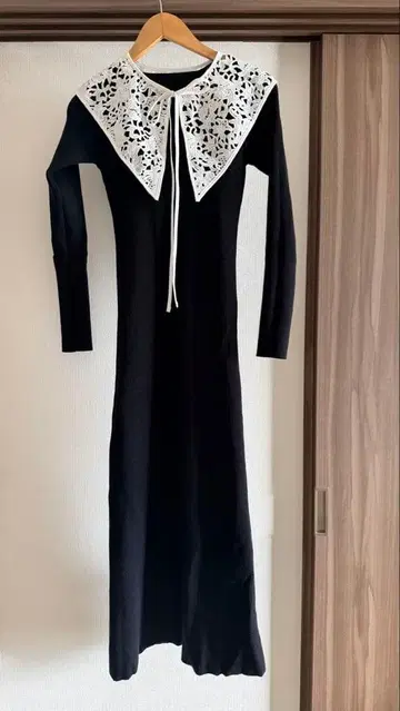 [ RANDA ] 레이스 카라 니트 원피스