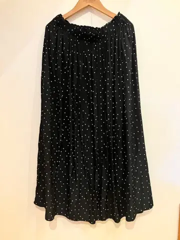 스튜디오 클립 물방울 패턴 플리츠 롱 스커트