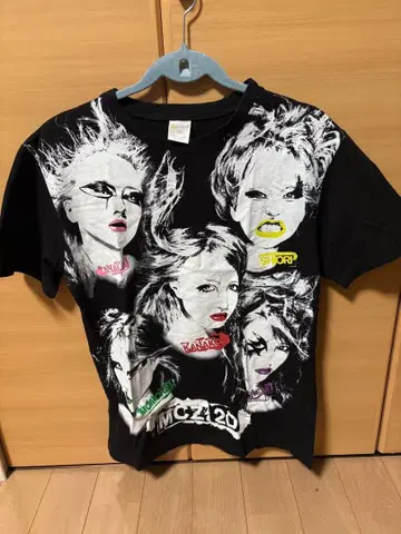 모모크로 T셔츠 박스 최애 L