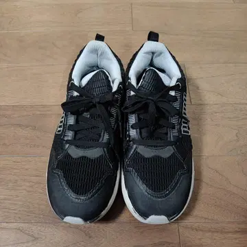 PUMA SOFTRIDE 스니커즈 블랙/화이트