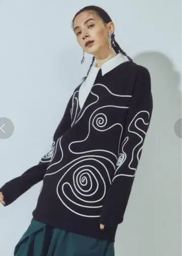 UN3D. 스월 패턴 니트