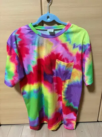 모모크로 타이 다이 패턴 디자인 T셔츠 L