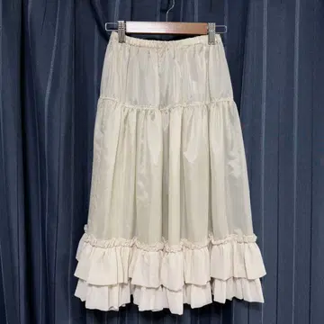 Innocent World 밑단 프릴 페티코트