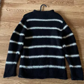 투모로우랜드 니트 스웨터