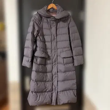 UNIQLO +J 울트라 라이트 다운 후디드 코트