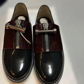 미사용 CARVEN 태슬 로퍼 네이비 에나멜