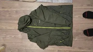 [ 새상품급 ] montbell 몽벨 라이트쉘 후드티 L-R