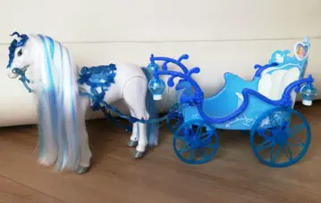 새상품급, 걷고 빛나는 동작 있음. 마차 캐리지 신데렐라 호박 마차