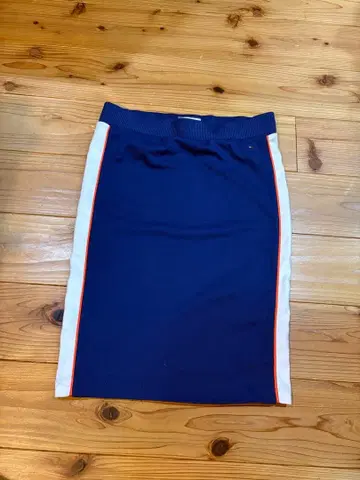 TOMMY HILFIGER DENIM 네이비 스커트